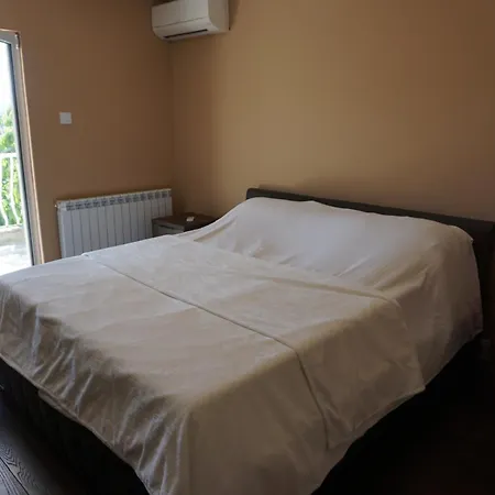 Dvosoban Sa Pogledom - *